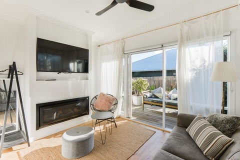 By The Seaside - Maitland Accommodation 0