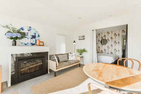 By The Seaside - Maitland Accommodation 2