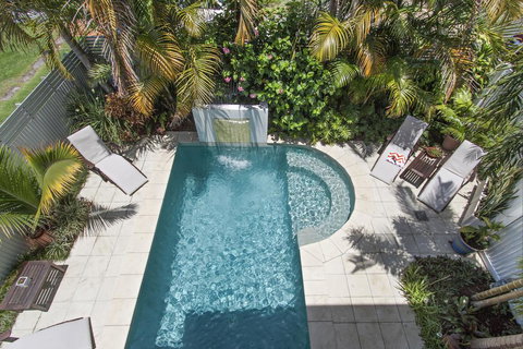 Byron Bathers - Maitland Accommodation 2