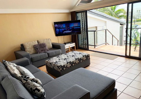 Byron Bay Beachfront Apartments - Maitland Accommodation 2