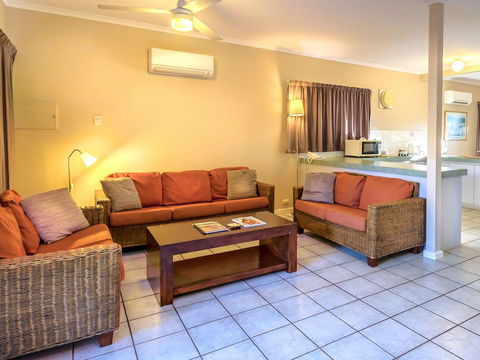 Cable Beachside Villas - Maitland Accommodation 2