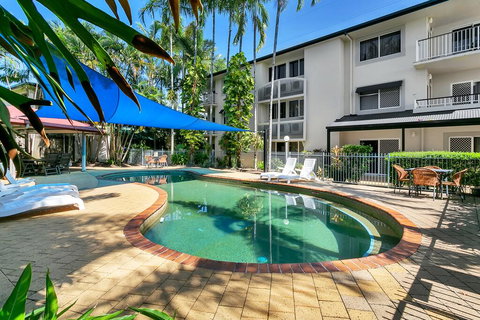 Cairns Reef Apartments & Motel - Maitland Accommodation 2
