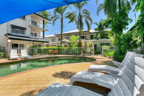 Cairns Reef Apartments & Motel - Maitland Accommodation 3
