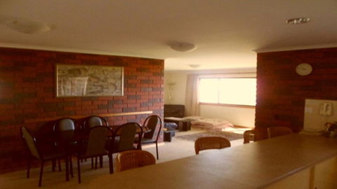 Calm Seas - 70 Gold Coast Drive - Maitland Accommodation 3