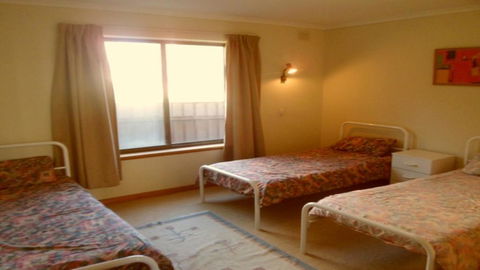 Calm Seas - 70 Gold Coast Drive - Maitland Accommodation 1