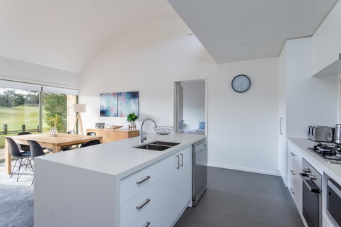 Cape Schanck Golf Getaway - Maitland Accommodation 1