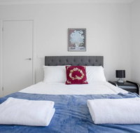 Captivating large 4BRNarre Warren - Maitland Accommodation