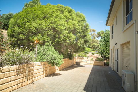 Carri-away - 15 Solitude Drive - Maitland Accommodation 2