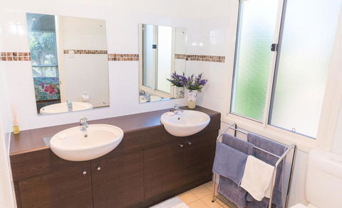 Carri-away - 15 Solitude Drive - Maitland Accommodation 1
