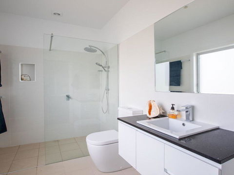 Catalina - Brand New House - Maitland Accommodation 1