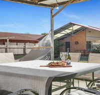 Cleveland Place - walk to beach and shops - Maitland Accommodation