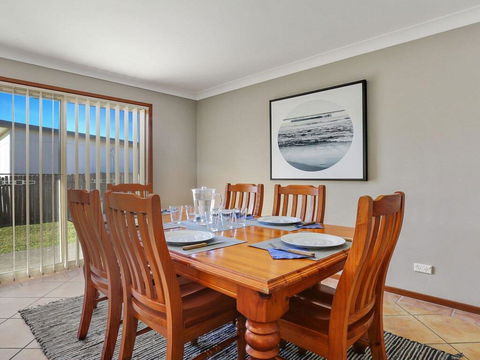 Cleveland Place - Walk To Beach And Shops - Maitland Accommodation 3