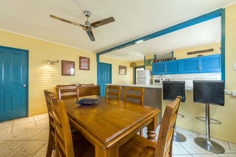 Clifton Beach House - Maitland Accommodation 0