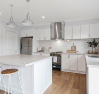 Coastal Luxury Retreat - Maitland Accommodation