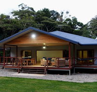 Coconut Beach House - Maitland Accommodation