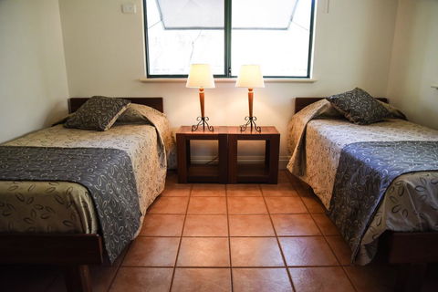 Cocos Beach Bungalows - Maitland Accommodation 1