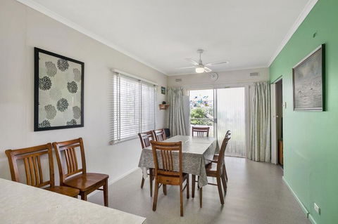 Coffey Court Cottage 2 - Maitland Accommodation 1