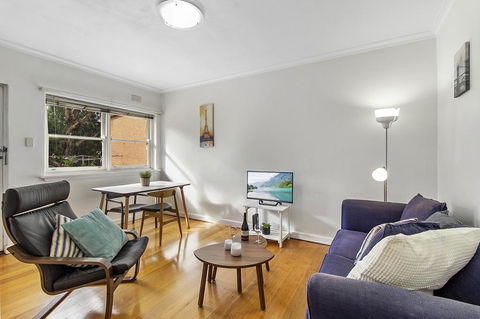 Comfy One-bedroom Unit Between City And Airport - Maitland Accommodation 0