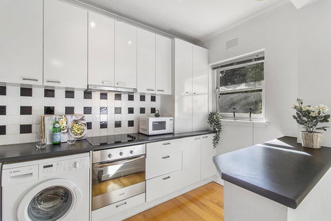 Comfy One-bedroom Unit Between City And Airport - Maitland Accommodation 1