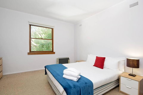 Cosy 2BR Plus Parking In Nth Sydney - Maitland Accommodation 2
