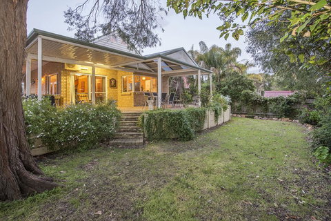 Country Cottage - Maitland Accommodation 0