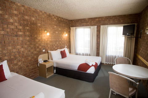 Courtyard Motor Inn - Maitland Accommodation 2