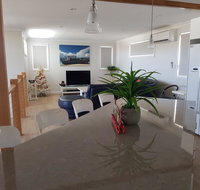 Cozzys Condo Luxury Beach House - Maitland Accommodation