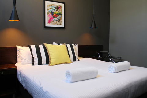 Criterion Hotel Sale - Maitland Accommodation 3