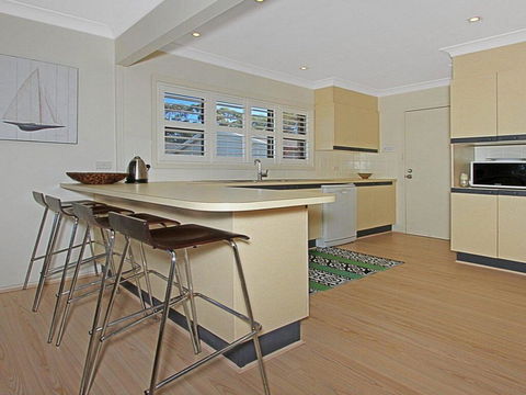 Culburra Getaway - Close To Beach And Lake - Maitland Accommodation 3