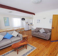 Culburra Sea Stay - beach and shop an easy walk - Maitland Accommodation