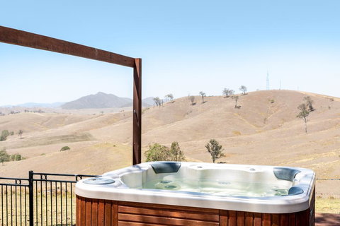 Dam It Getaway Tiny House - Maitland Accommodation 3