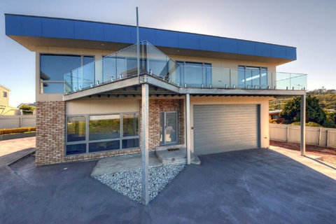 Deja Blu 2 - Maitland Accommodation 1