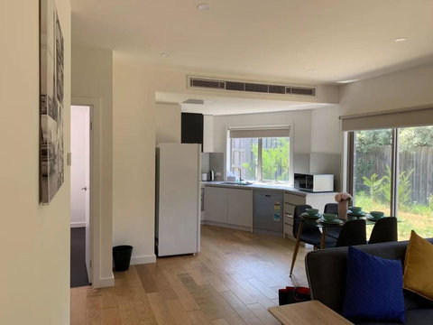 Delightful Bedroom In Bentleigh East - Maitland Accommodation 1