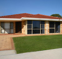Denison Waterfront - Maitland Accommodation