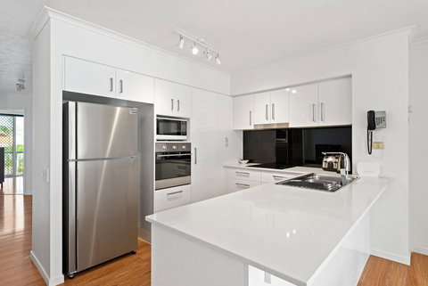 Diamond Beach Resort Broadbeach 115 - Maitland Accommodation 2