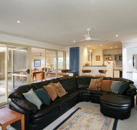 Dolphin 3 Bedroom House by Shoalwater Executive Homes - Maitland Accommodation