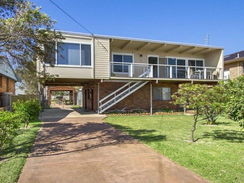 Dolphin Breeze - Fully Fenced And Pet Friendly - Maitland Accommodation 0