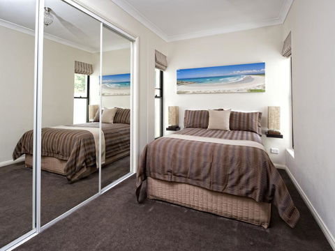 Dolphin Shores - Maitland Accommodation 1