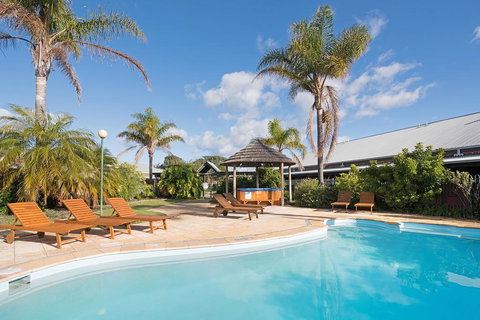 Dunsborough Town Units - Maitland Accommodation 0