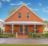 Eliza 1875 Red Brick Duplex Townhouse - Maitland Accommodation