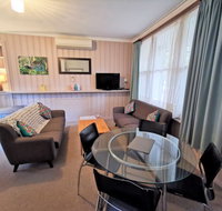 Elm Lodge Bright - Maitland Accommodation