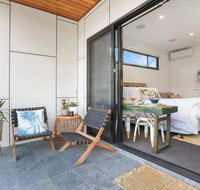 Eternity 141 - Room with private bathroom balcony bed  breakfast - Maitland Accommodation