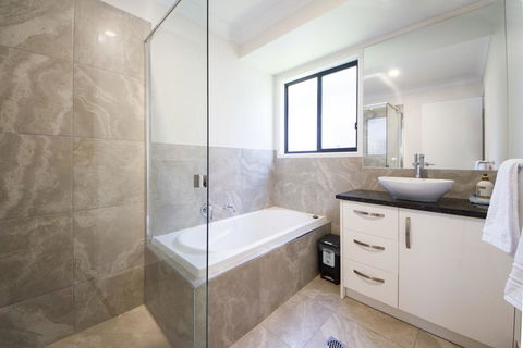 Executive Home Accomodation - Maitland Accommodation 2