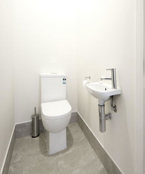Executive Home Accomodation - Maitland Accommodation 3