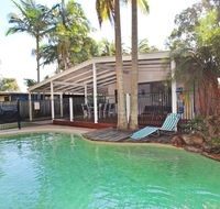 FABULOUS HOLIDAY HIDEAWAY - COOLUM BEACH - Maitland Accommodation