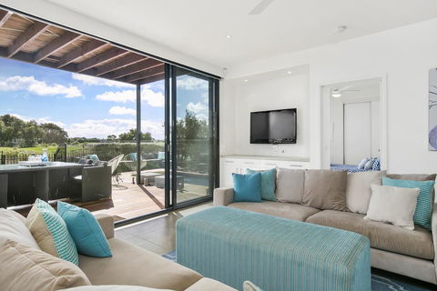 Fabulous Home - Families Only - Maitland Accommodation 3