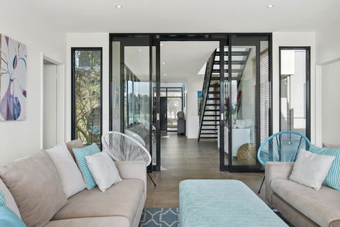 Fabulous Home - Families Only - Maitland Accommodation 2