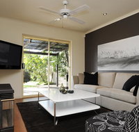 Feathers Serviced Townhouse - Maitland Accommodation