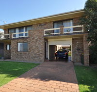 Flat 1/15 Dalmeny Drive - Maitland Accommodation