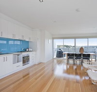 Four Kings Apartment - Deluxe 2br 3 - Maitland Accommodation